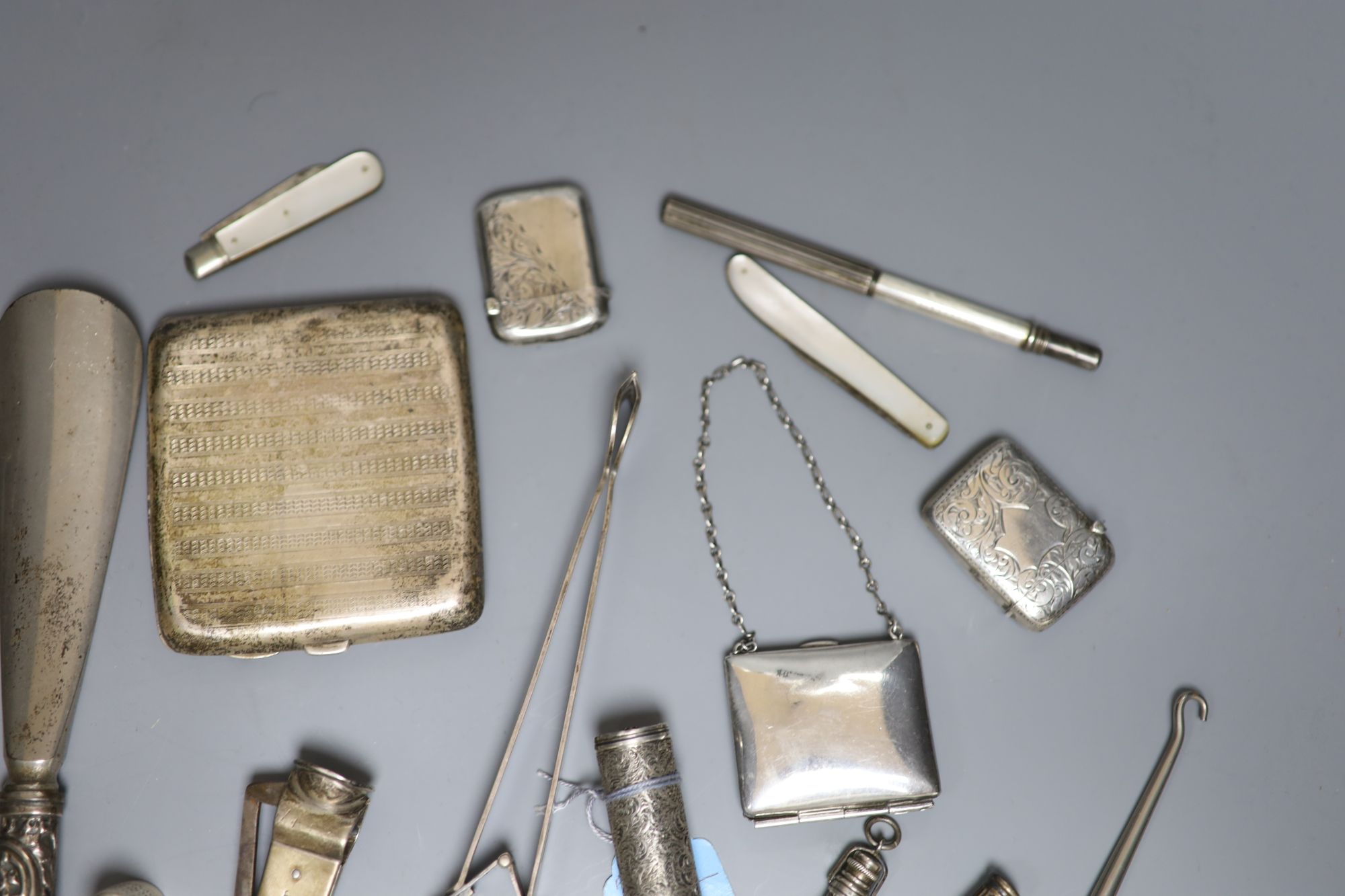 Mixed small silver, white metal and other items including vesta cases, fruit and pocket knives, filigree bodkin case, etc.
